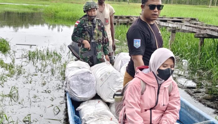 Satgas Pamtas Yonif 123/Rajawali Gelar Patroli & Bagi Kelambu Anti Nyamuk ke 3 Kampung di Wilayah Pos Haju