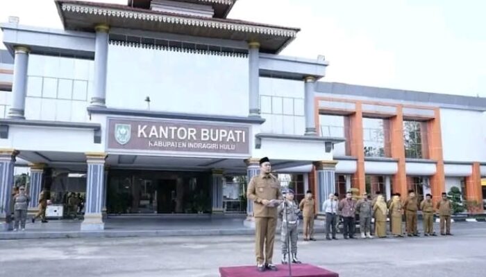 Bupati Indragiri Hulu Pimpin Apel Pasca Libur Idul Fitri 1447 H, Tekankan Hemat Energi dan Disiplin ASN