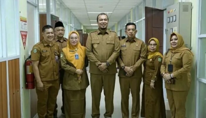 Bupati Ade Ajak Tenaga Kesehatan RSUD Indrasari Satukan Semangat Benahi Pelayanan