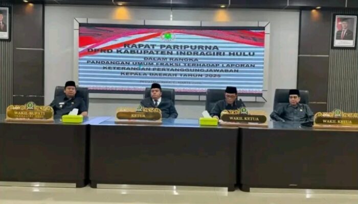 Ketua DPRD Inhu Sabtu P. Sinurat Pimpin Rapat Paripurna Bahas LKPJ 2025