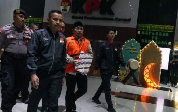 KPK Tahan Tersangka Dugaan TPK Pembagian Kuota Ibadah Haji Indonesia Tahun 2023-2024