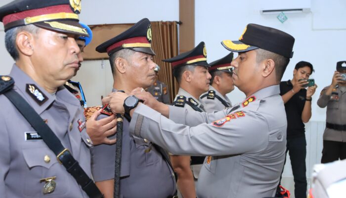 Kapolres Inhil AKBP Farouk Oktora Pimpin Upacara Sertijab Kabag Log, Kapolsek dan Pelantikan PS Kasat Binmas 