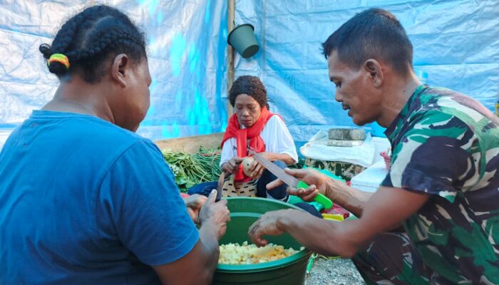 Mama-Mama Papua Turun Tangan, Dapur Umum Satgas TMMD Ke-128 Kodim 1801/Manokwari Makin Solid