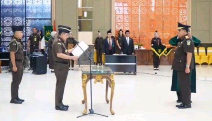 Adhi Prabowo Resmi Dilantik Jadi Wakajati Riau, Kejati Sutikno: Ini Energi Baru untuk Kejati