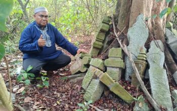 Pakar Lingkungan Dr. Elviriadi Ziarahi Makam Panglima Era Portugis di Ujung Pulau Rupat, Dorong Inventarisasi Cagar Budaya