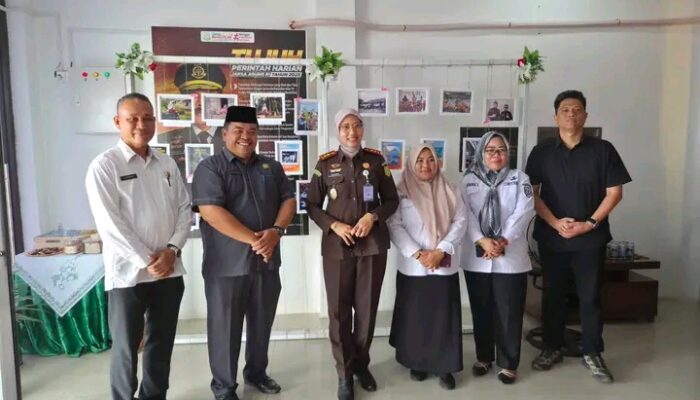 Ketua DPRD Inhu Sabtu P. Sinurat Hadiri Pembukaan Pameran Foto Merangkai Asa Meraih Cita di Kejari Inhu