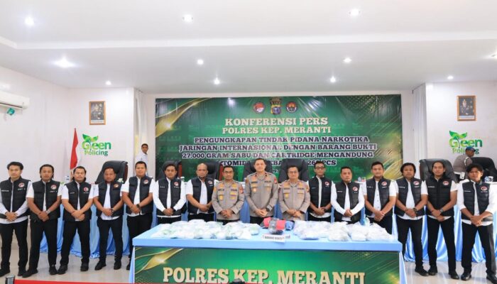 Wakapolda Riau Pimpin Konferensi Pers Pengungkapan 27 Kg Sabu Jaringan Internasional di Polres Meranti
