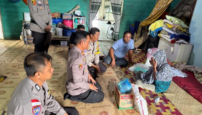 Wujud Kepedulian Polri, Polsek Panipahan Gelar Jumat Berkah untuk Warga Kurang Mampu