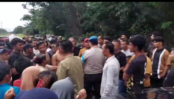 Aksi Massa di Rantau Kopar: Gudang Diduga Milik Bandar Narkoba Dibakar Warga