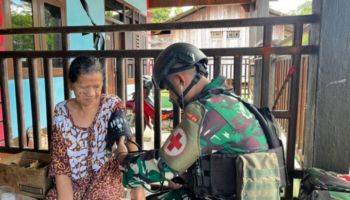 Hangatnya Pengabdian, TNI Hadir Membawa Harapan Kesehatan di Perbatasan