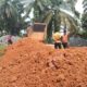 Tak Tunggu APBD, Ketua DPRD Inhu Benahi Jalan Rusak di Petalongan Pakai Uang Sendiri