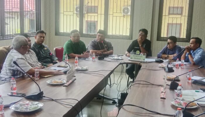 Ketua DPRD Inhu dan Komisi II Gelar RDP Bahas Titik Koordinat Lahan PT SML di Bandar Padang