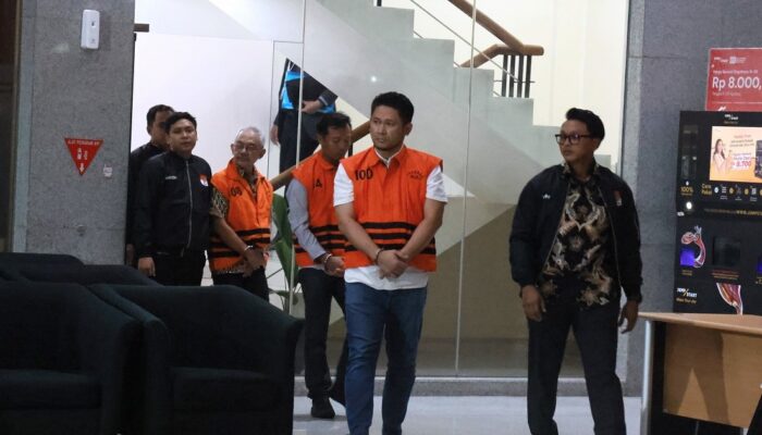 KPK Tahan Tersangka Dugaan Korupsi Pembangunan Gedung Kantor Pemkab Lamongan TA 2017-2019