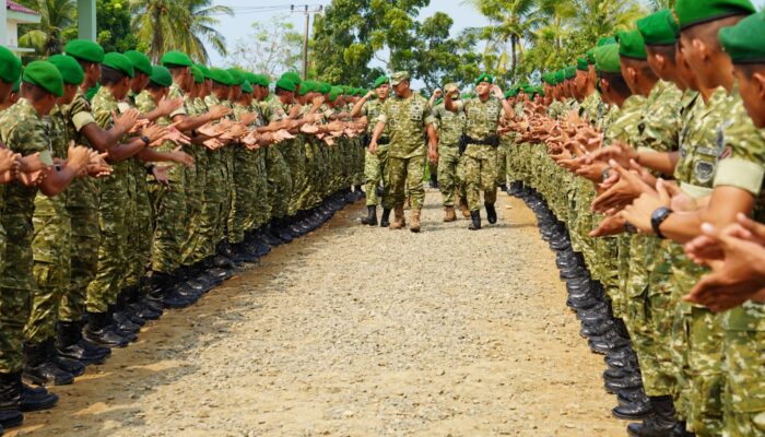 Wakasad Dampingi Wapang TNI Tinjau Program Strategis Pemerintah di Pandeglang
