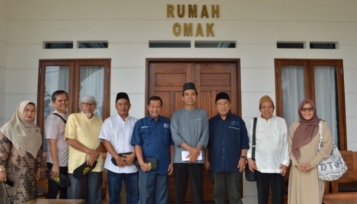 JMSI Riau Anugerahkan, Voice of the Ummah Award: kepada Ustadz Abdul Somad di HUT ke-6