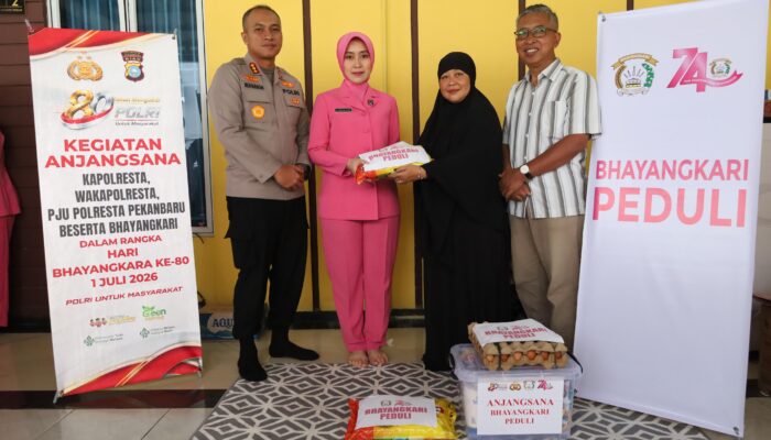 Sambut HUT Bhayangkara 80, Kapolresta Pekanbaru Anjangsana ke Kediaman Purnawirawan Polri