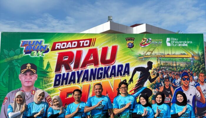 Ratusan Pelari Ramaikan Fun Run 8K Road to RBR 2026 di Polres Inhu