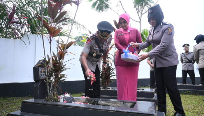 Polres Inhu Gelar Upacara Ziarah dan Tabur Bunga di Makam Pahlawan Indra Bhakti, Rangkaian Hari Bhayangkara ke-80