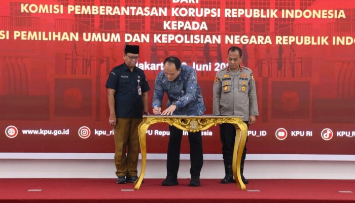 KPK Serahkan Aset Rampasan Rp4,2 Miliar ke KPU dan Polri