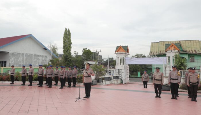 HUT Bhayangkara ke-80, Polres Rohil Ziarah dan Tabur Bunga di TMP Bagan Barat