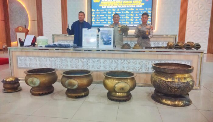 Polres Rohil Ringkus 3 Spesialis Maling Hiolo Kelenteng dan Tersangka Penadah, Senilai Rp 238 Juta
