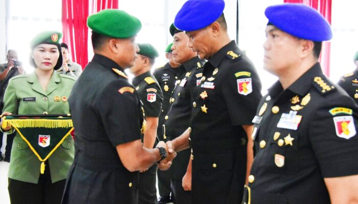 Pangdam XXIII/Palaka Wira Pimpin Sertijab Irdam dan Danpomdam di Palu  