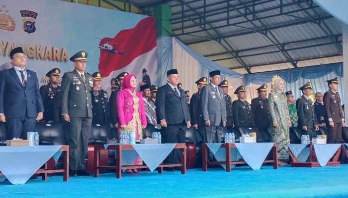 Ketua DPRD Inhu Sabtu P. Sinurat Hadiri Upacara HUT Bhayangkara ke-80 di Lapangan RTH Rengat