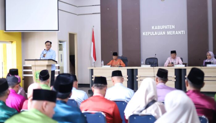 Bupati Asmar Serahkan Surat Penegasan: Tindak Lanjut Rekomendasi BPK Jadi Prioritas OPD dan Camat di Meranti