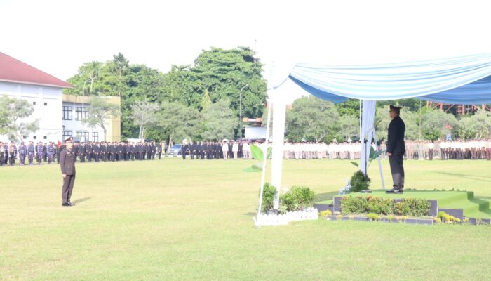 Pangdam XIX Tuanku Tambusai Hadiri Puncak Peringatan Hari Bhayangkara Ke-80 di Mapolda Riau