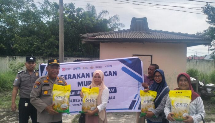 Gerakan Pangan Murah Polres Rohil: 600 Karung Beras Diserbu Warga Teluk Berembun