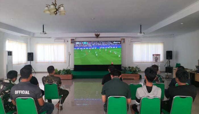Nonton Bareng Gembira Piala Dunia 2026, Korem 031/WB Wujudkan Kebersamaan dan Soliditas TNI-Rakyat