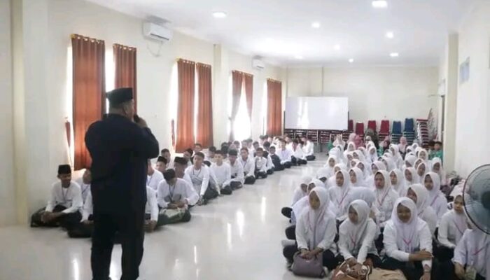 Ketua DPRD Inhu Sabtu P. Sinurat Berikan Materi Motivasi pada MATAMUDA MAN 1 Indragiri Hulu 2026/2027