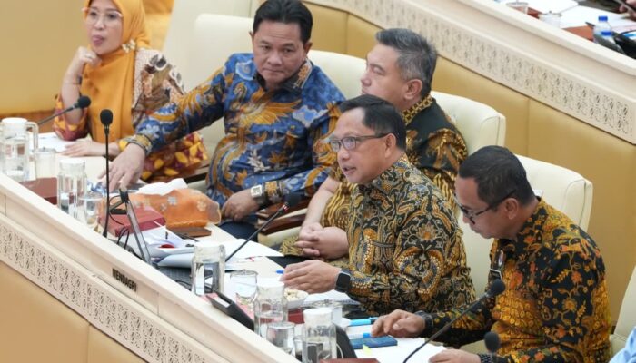Rapat Bersama Komisi II, Mendagri Paparkan Kinerja Anggaran Kemendagri yang Tetap Optimal di Tengah Efisiensi