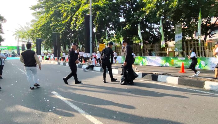 Usai Riau Bhayangkara Run 2026, Polri dan DLHK Gotong Royong Bersihkan Pekanbaru