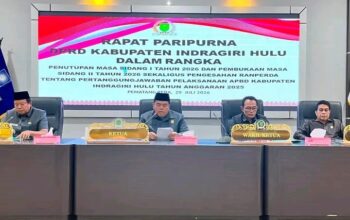 Ketua DPRD Inhu Sabtu P. Sinurat Pimpin Paripurna Penutupan Masa Sidang I dan Pengesahan Ranperda Pertanggungjawaban APBD 2025
