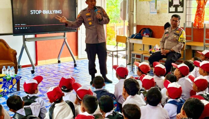 Cegah Perundungan Sejak Dini, Polsek Batang Tuaka Sosialisasi Bahaya Bullying di SDN 005 Sungai Junjangan