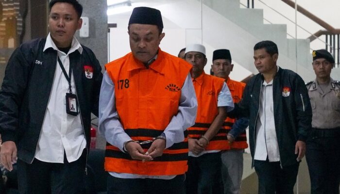 KPK Tahan 3 Tersangka Baru Suap Dana Hibah Pokmas Jatim, Total Aliran Rp6,9 Miliar
