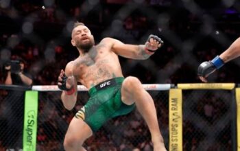 Hadapi Max Holloway, Conor McGregor Tumbang Hanya dalam 1 Menit 9 Detik