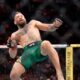 Hadapi Max Holloway, Conor McGregor Tumbang Hanya dalam 1 Menit 9 Detik