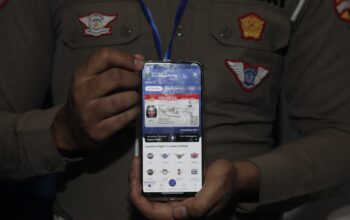 SIM Kini Bisa Disimpan di HP, Begini Cara Aktivasi SIM Digital yang Resmi