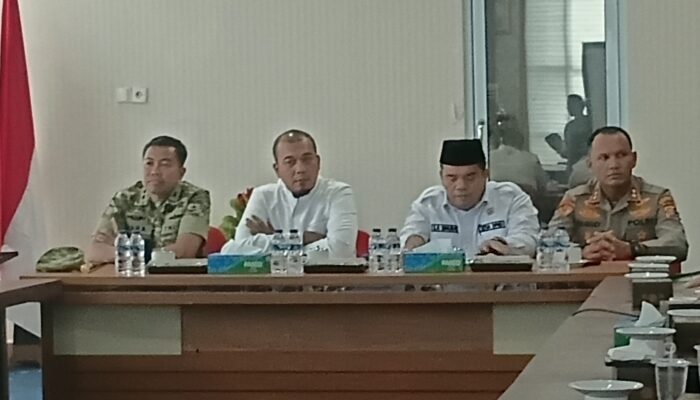 Pemkab Inhu Gelar Rapat Bahas Konflik Agraria Petani Sungai Raya-Sekip Hilir dengan PT SBP, Tim Penyelesaian Segera Dibentuk