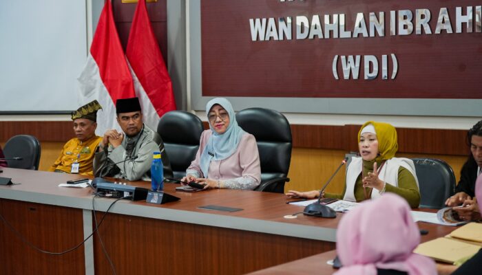 Tantri Subekti Angkat Dumai ke Kancah ASEAN Lewat Kemah Sastra di Pantai Tantrayana