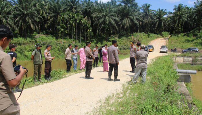 Cegah Karhutla, Kapolresta Pekanbaru Kombes Muharman Arta Cek Embung di Payung Sekaki dan Tenayan Raya