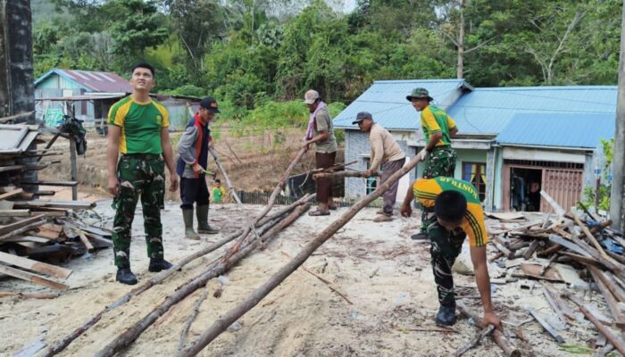 Perkokoh Kemanunggalan, Satgas Yonarmed 13 Nanggala Kerja Bakti Bangun Masjid Al-Hikmah di Kapuas Hulu