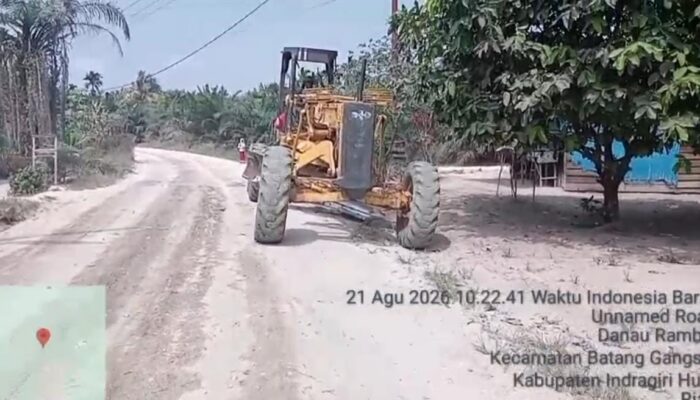 Sinergi Perusahaan Dengan Pemdes, PT PAS Mitra Agrinas Perbaiki Akses Jalan Danau Rambai  ‎