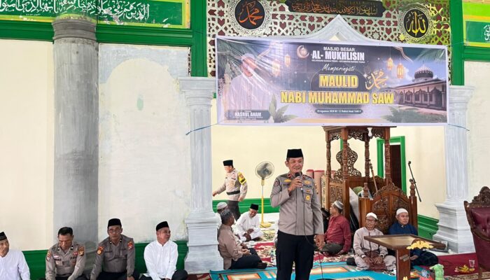 Maulid Nabi 1448 H di Sungai Piring, Kapolsek Batang Tuaka Serukan Cinta Nabi, Jaga Kamtibmas dan Tolak Karhutla
