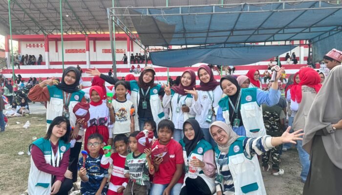 Mahasiswa KKN Universitas Abdurrab Bersama Karang Taruna Meriahkan Peringatan HUT ke-81 RI Melalui Kegiatan Gotong Royong dan Perlombaan