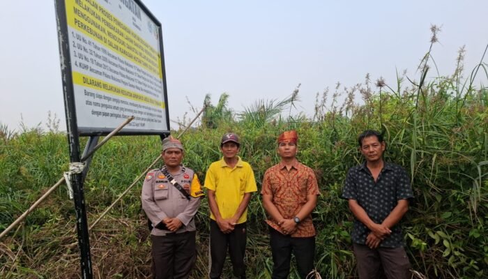 Cegah Karhutla, Polsek Bangko Pusako Patroli dan Cek Plang Larangan Membakar Lahan