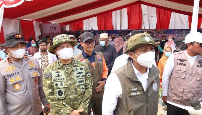 Pangdam XIX Tuanku Tambusai Turun Langsung, Pantau Penanganan Karhutla di Pelalawan