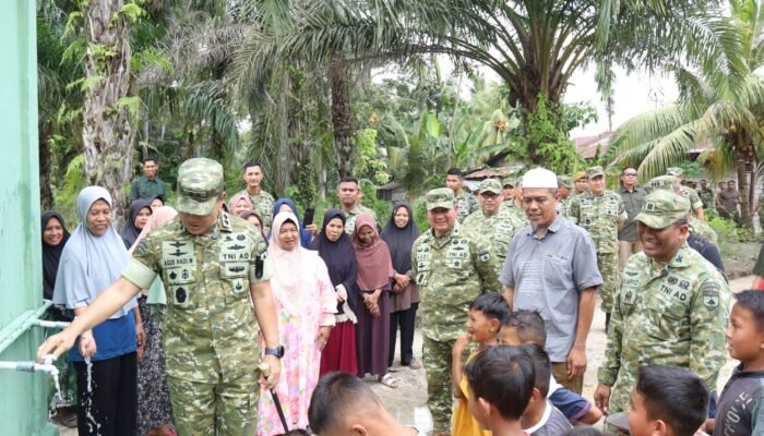 Pangdam XIX Tuanku Tambusai Perkuat Akses Air Bersih bagi Masyarakat Dumai